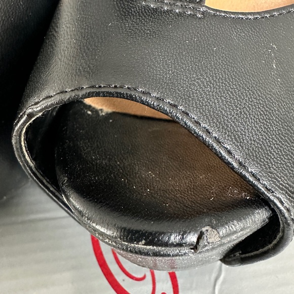 Black Heels - Picture 4 of 4